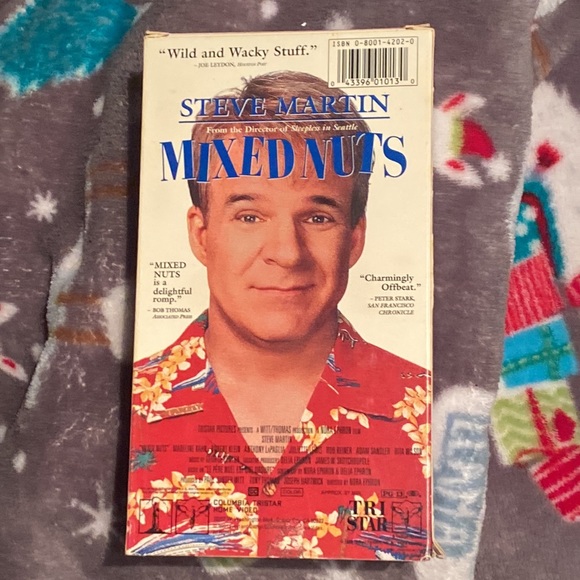 VTG.’94 📼 VHS “Mixed Nuts” Movie - Picture 2 of 3